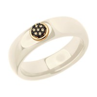 Золотое кольцо с бриллиантами и бежевой керамической
