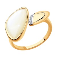 Кольцо из золота с бриллиантами и перламутром 