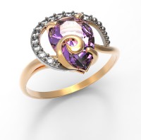 Стильное кольцо с аметистом из золота и фианитами