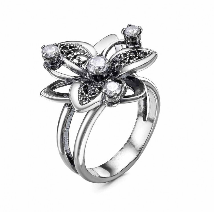 Серебряное кольцо с фианитами